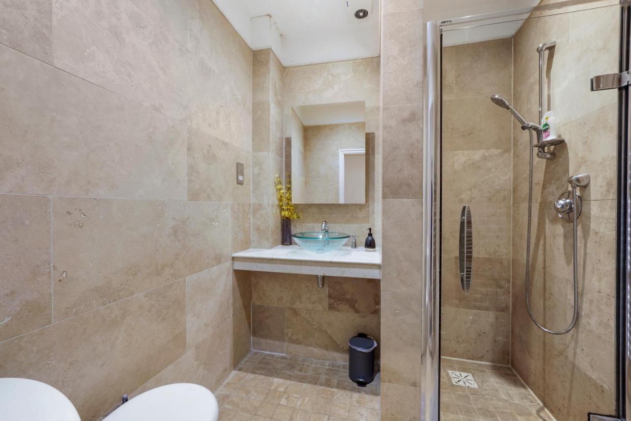 Pristine Stylish Townhouse On The Stray! - Sleeps 9 Villa Harrogate Bagian luar foto