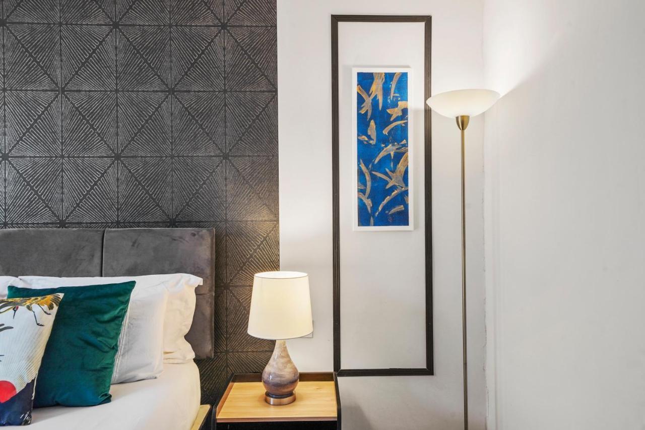 Pristine Stylish Townhouse On The Stray! - Sleeps 9 Villa Harrogate Bagian luar foto