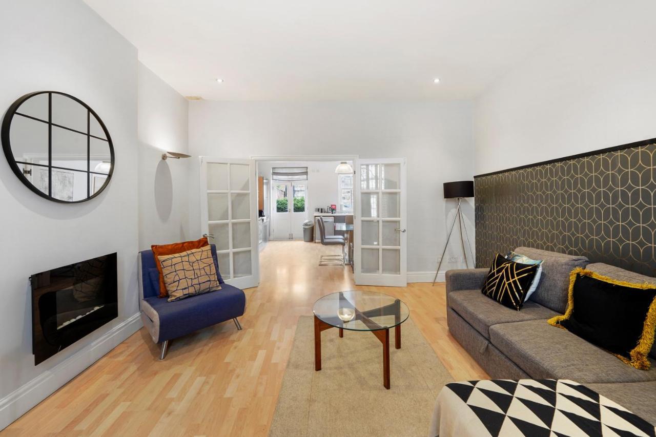 Pristine Stylish Townhouse On The Stray! - Sleeps 9 Villa Harrogate Bagian luar foto